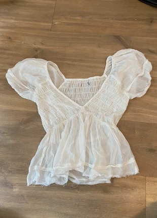 Urban outfitters top, merk: Urban Outfitters, staat: Heel goed, maat: S / 36 / 8, € 5,99, € 6,99 inclusief Kopersbescherming