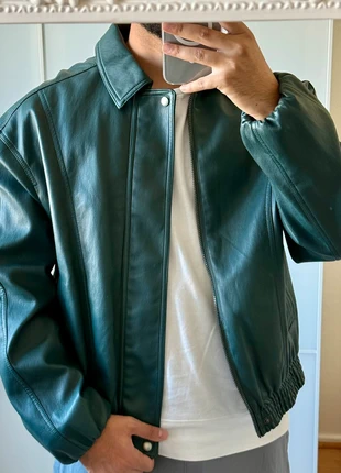 Manteau blouson Cuir vert kaki Zara, marke: Zara, zustand: Sehr gut, größe: L, 69,00 €, 73,15 € inklusive Vinted-Käuferschutz