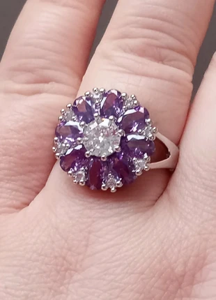 Bellissimo anello a fiore viola con zirconi, état: Neuf sans étiquette, taille: 18,5 mm, 14,99 €, 16,44 € Protection acheteurs incluse