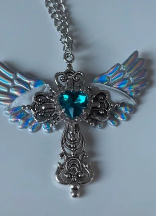 Collier vintage y2k argenté et bleu avec ailes d’ange, marque: COQUETTE, état: Très bon état, 13,00 €, 14,35 € Protection acheteurs incluse