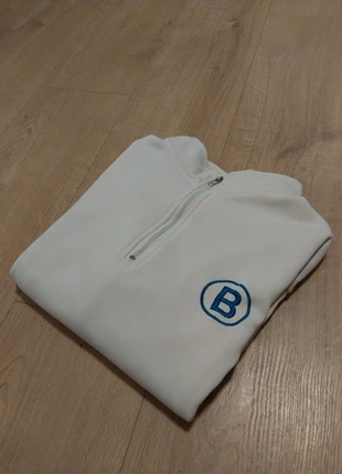 Half-zip oversize taille XS logo brodé couleur crème en très bon état, marke: y2k, zustand: Sehr gut, größe: XS, 10,00 €, 11,20 € inklusive Vinted-Käuferschutz