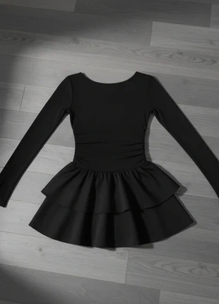 Robe noire à volants, marca: ELLE, estado: Muito bom, tamanho: M / 38 / 10, €39.99, €42.69 inclui Proteção do Comprador