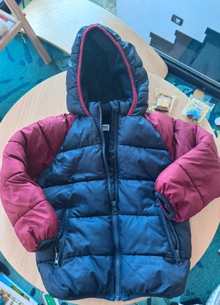 Giacca pesante, brand: Mawi, stare: Foarte bună, mărime: 4 ani / 98-104 cm, 26.22 Lei, 31.03 Lei include Protecția cumpărătorului