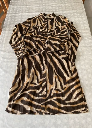 Robe Tigrée – Gérard Darel – Taille 44 (L), marque: Gerard Darel, état: Très bon état, taille: L / 40 / 12, 59,00 €, 62,65 € Protection acheteurs incluse