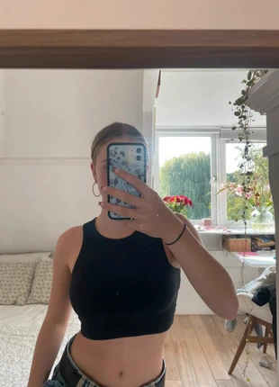 Black Racer Back Top Cropped Cool, merk: Vintage Dressing, staat: Heel goed, maat: XS / 34 / 6, € 4,50, € 5,43 inclusief Kopersbescherming