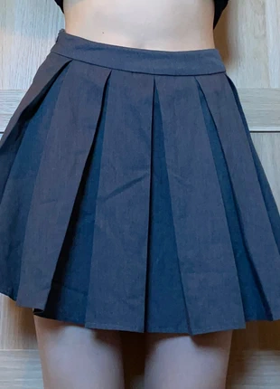 Pleated grey skirt, marque: Shein, état: Bon état, taille: S / 36 / 8, 1,70 €, 2,49 € Protection acheteurs incluse