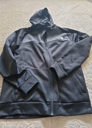 Veste semi épaisse north face Taille M, marque: The North Face, état: Très bon état, taille: M, 35,00 €, 37,45 € Protection acheteurs incluse