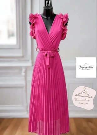 Robe Élégante Fuchsia, marque: Boutique Parisienne, état: Très bon état, taille: S / 36 / 8, 35,00 €, 37,45 € Protection acheteurs (Pro) incluse