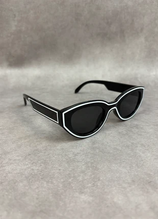 Lunette de vitesse mixte Y2K rétro, noire avec trait blanc  - 2000's, brand: Aesthetic, condition: Very good, €5.00, €5.95 includes Buyer Protection Pro
