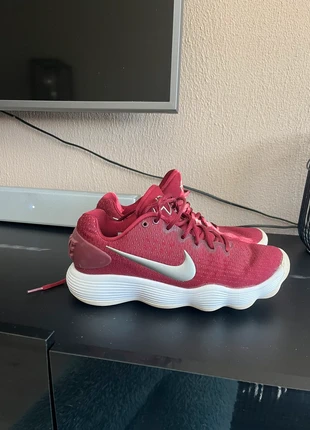 Nike hyperdunks, merk: Nike, staat: Heel goed, maat: 40, € 22,50, € 24,33 inclusief Kopersbescherming