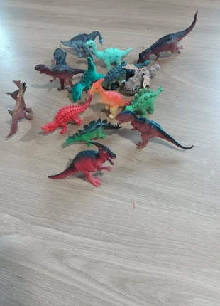 Lot de mini dinosaures colorés – figurines réali6stes et solide (dans les 15 cm de long), état: Très bon état, taille: Taille unique, 12,00 €, 13,30 € Protection acheteurs incluse
