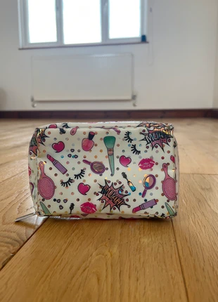 Claire’s Accessories Illustrated Small Makeup Bag, brand: Claire's, condition: Good, £3.00, £3.85 includes Buyer Protection