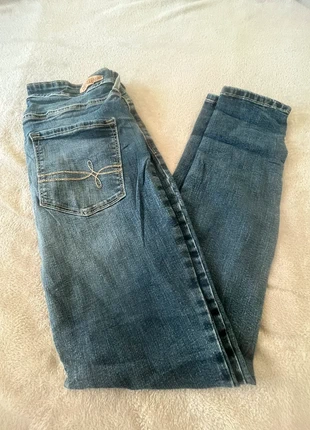 Jean Levi’s FR38 femme woman, marque: Levi's, état: Bon état, taille: M / 38 / 10, 9,90 €, 11,10 € Protection acheteurs incluse