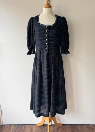 Vintage cotton dirndl dress 40 42 midi black white polka dot puff sleeves Chiemsee Trachten, merk: Vintage Dressing, staat: Heel goed, maat: L / 40 / 12, € 49,00, € 52,15 inclusief Kopersbescherming Pro
