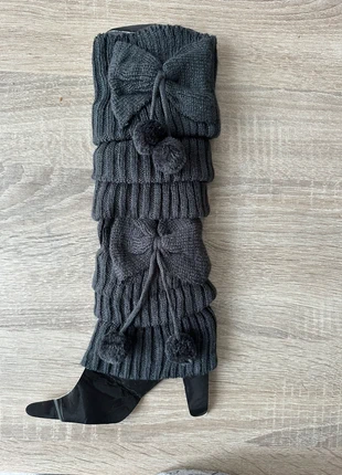 Une paire guêtres gris style papillon, marque: Fashion, état: Très bon état, taille: Taille unique, 7,00 €, 8,05 € Protection acheteurs incluse