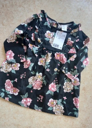 Robe hm neuve 9 mois, brand: H&M, condizioni: Nuovo con cartellino, taglia: 6-9 mesi / 68 cm, €3.00, €3.85 include la Protezione acquisti