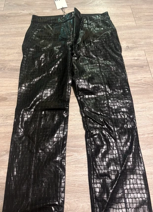 Pantalon similicuir Zara, marca: Zara, estado: Nuevo con etiquetas, tamaño: S / 36 / 8, 25,00 €, 26,95 € Protección al comprador incluida