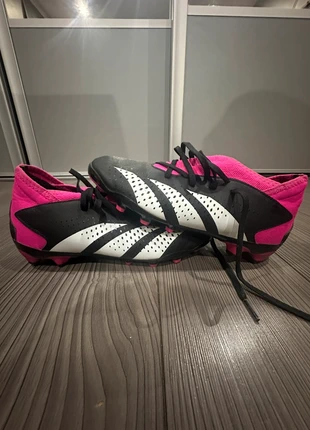 Crampons adidas, marke: adidas, zustand: Sehr gut, größe: 38, 15,00 €, 16,45 € inklusive Vinted-Käuferschutz