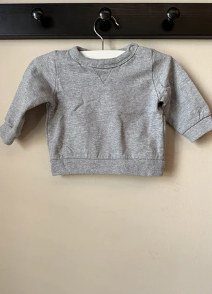 Jongens baby trui grijs 62, merk: C&A, staat: Heel goed, maat: 3-6 maanden / 62 cm, € 4,95, € 5,90 inclusief Kopersbescherming