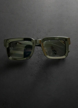 Occhiali da Sole Squadrati Bold – Stile Urban Lucido, marque: Vintage Dressing, état: Neuf avec étiquette, 14,00 €, 15,40 € Protection acheteurs incluse