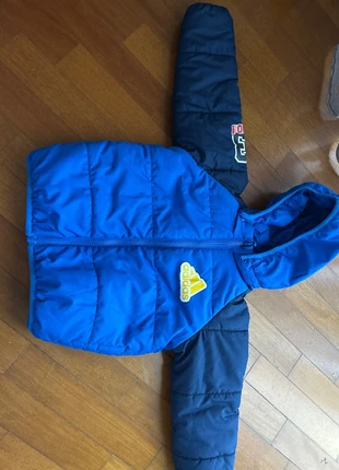 Piumino Adidas bambino, marca: adidas, estado: Muito bom, tamanho: 4 anos / 104 cm, €20.00, €21.70 inclui Proteção do Comprador