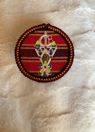 Boîte de rangement artisanale traditionnelle, idéale pour bijoux ou petits objets., marque: Fabrication Artisanale, état: Neuf sans étiquette, 20,00 €, 21,70 € Protection acheteurs incluse