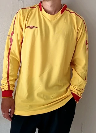 T-shirt sport à manches longues jaune Umbro Taille XL, brand: Umbro, condizioni: Nuovo con cartellino, taglia: XL, €8.00, €9.10 include la Protezione acquisti