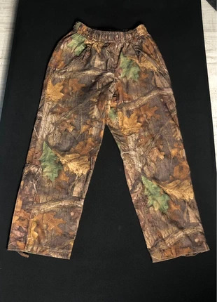 Pantalon camuflaje outdoor, marca: Realtree, estado: Muy bueno, tamaño: M, 20,00 €, 21,70 € Protección al comprador incluida