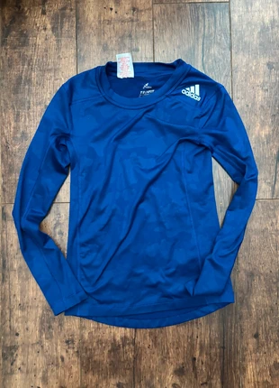 Adidas sport 9/10 jaar oud, marque: adidas, état: Très bon état, taille: 10 ans / 140 cm, 3,00 €, 3,85 € Protection acheteurs incluse