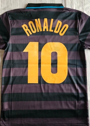 Maillot inter milan ronaldo, état: Très bon état, taille: M, 35,00 €, 37,45 € Protection acheteurs incluse