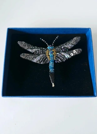 Broche Trovelore "Libellule Blue dashers " - Neuve fabriquée à la main. Vendue dans sa boite, marke: Trovelore, zustand: Neu, mit Etikett, 60,00 €, 63,70 € beinhaltet Vinted-Käuferschutz Pro