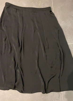 Zwarte midirok, marque: Hema, état: Très bon état, taille: L / 40 / 12, 2,50 €, 3,33 € Protection acheteurs incluse