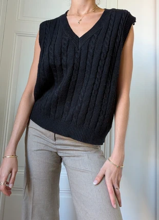 Pull noir sans manche, état: Très bon état, taille: S / 36 / 8, 9,00 €, 10,15 € Protection acheteurs (Pro) incluse