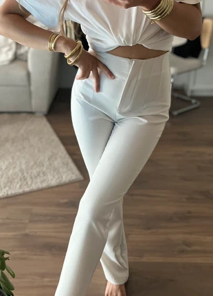Pantalon blanc, marque: Zara, état: Très bon état, taille: XS / 34 / 6, 15,00 €, 16,45 € Protection acheteurs incluse