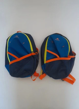2 sacs à dos, marque: Quechua, état: Neuf avec étiquette, 7,00 €, 8,05 € Protection acheteurs incluse