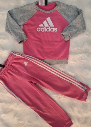 Tuta Adidas bambina rosa e grigia Taglia 3-4anni/104cm, marke: adidas, zustand: Gut, größe: 4 Jahre / 104, 14,00 €, 15,40 € inklusive Vinted-Käuferschutz