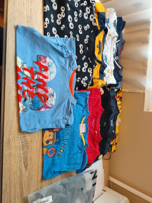 Lot 11 t-shirts manches longues