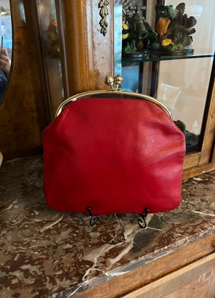 Pochette à fermoir doré cuir rouge années 50, merk: Vintage Boutique, staat: Goed, € 18,00, € 19,60 inclusief Kopersbescherming
