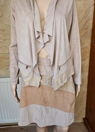 ensemble tailleur veste jupe beige marron suédine charlott, brand: Charlott', condition: Very good, size: L / 40 / 12, €25.00, €26.95 includes Buyer Protection