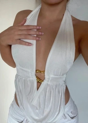 Top dos nu blanc drapé avec anneau doré, brand: Tendance, condition: Very good, size: S / 36 / 8, €24.99, €26.94 includes Buyer Protection