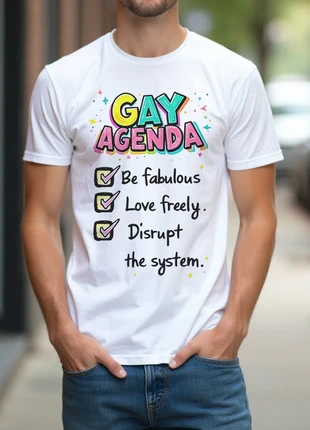 Camiseta Hombre LGTBQ "Gay agenda". Blanca de algodón., marca: Friki Factoría, estado: Muy bueno, tamaño: M, 13,95 €, 15,35 € Protección al comprador Pro incluida