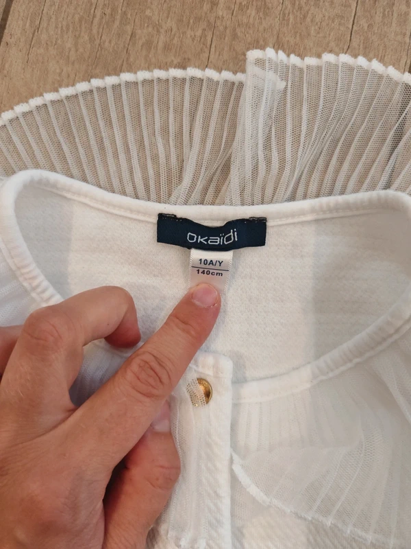 Lot de vêtements fille en 10 ans tachés - photo numéro 3