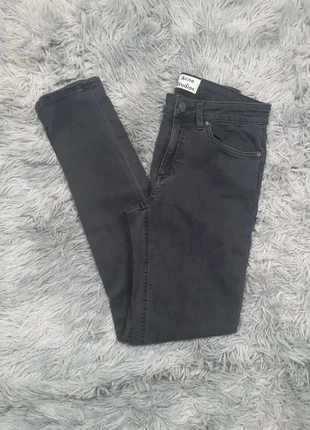 Jeans Acne Studios femme - skin 5 used black noir - W25 L32, marque: Acne Studios, état: Très bon état, taille: XS / 34 / 6, 10,00 €, 11,20 € Protection acheteurs (Pro) incluse