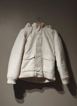 Veste blanche Carhartt avec capuche amovible - Taille s, marque: Carhartt, état: Très bon état, taille: S, 33,00 €, 35,35 € Protection acheteurs incluse