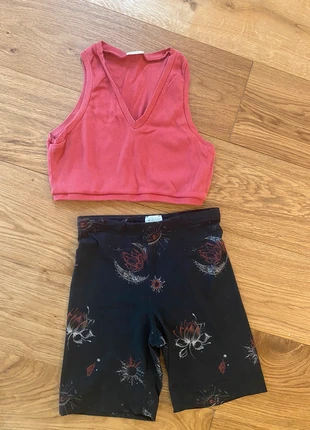 Completo Yoga Otravez corto, brand: Otravez, condizioni: Ottime, taglia: L / IT 44 / EU 40, €15.00, €16.45 include la Protezione acquisti