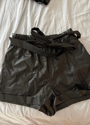 Short en simili cuir noir, marca: Shein, estado: Muito bom, tamanho: M / 38 / 10, €2.00, €2.80 inclui Proteção do Comprador