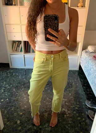 Vaquero recto amarillo verde lima, marca: Mango, estado: Muy bueno, tamaño: S / 36 / 8, 7,00 €, 8,05 € Protección al comprador incluida