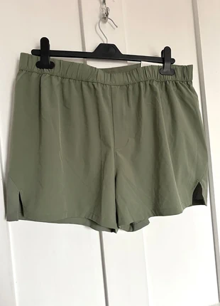 BNWT H&M khaki running shorts Size L, marque: H&M, état: Neuf avec étiquette, taille: L / 40 / 12, 6,50 €, 7,53 € Protection acheteurs incluse