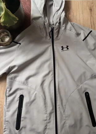 Under Armour, marque: Autre Chose, état: Très bon état, taille: M, 25,00 €, 26,95 € Protection acheteurs incluse