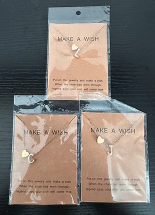 Magnifique collier lettres avec cœurs dorés inoxydable, état: Très bon état, 5,00 €, 5,95 € Protection acheteurs (Pro) incluse